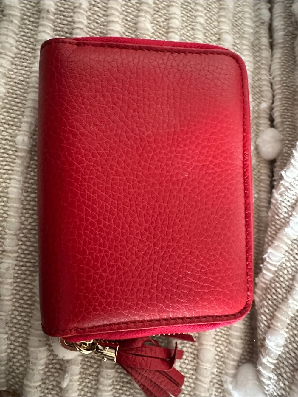 Gucci Red Zip-Around Logo Wallet with Tassel - Picture 2 of 3